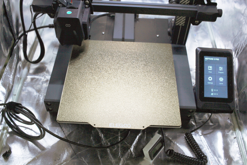 The build plate and interface