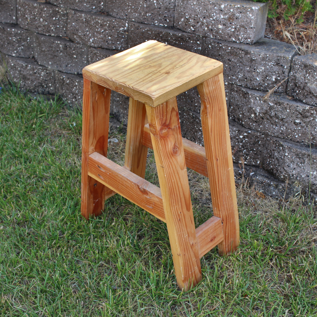 stool3.jpg