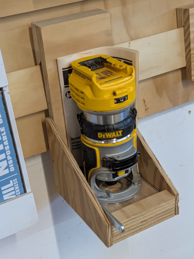 DCW600 DeWalt Router