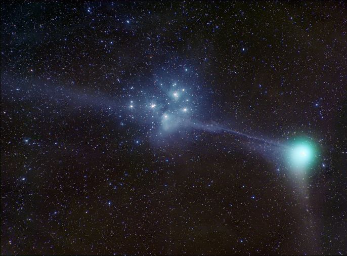 Comet Machholz in the Seven Sisters